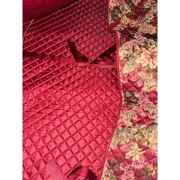 Vintage Quilted FloralGarment Bag Burgundy Rose Travel Suit Dress Cover